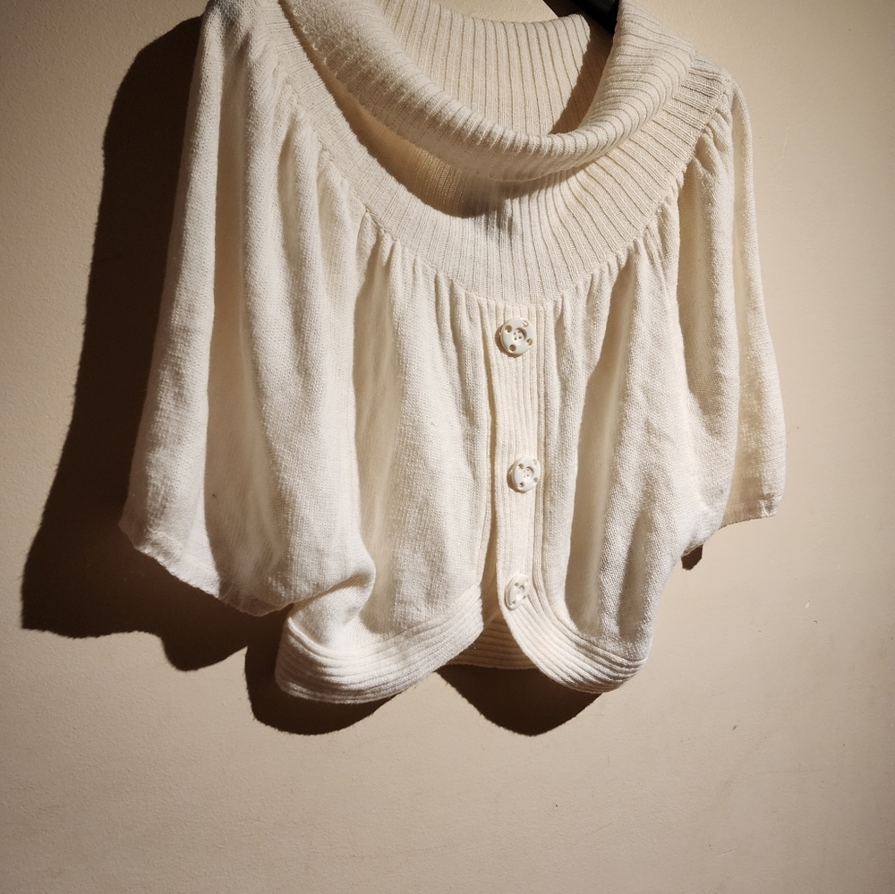 Super Cute and Stylish Cowl Neck Cropped  Short Sleeve  Sweater - Picture 2 of 7